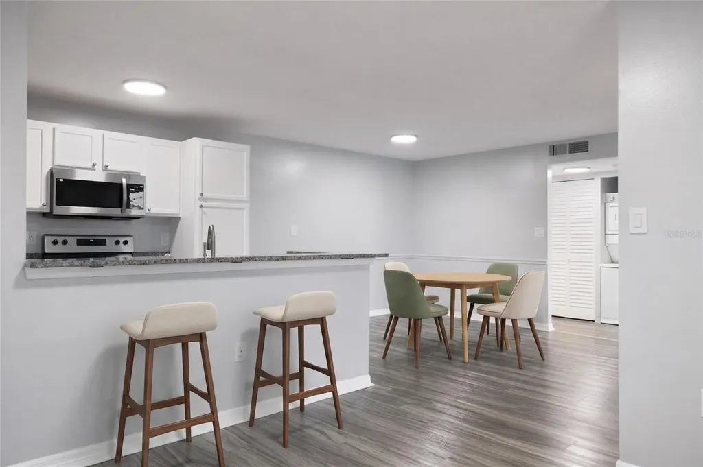 214 Lake Parsons Green Brandon FL 33511