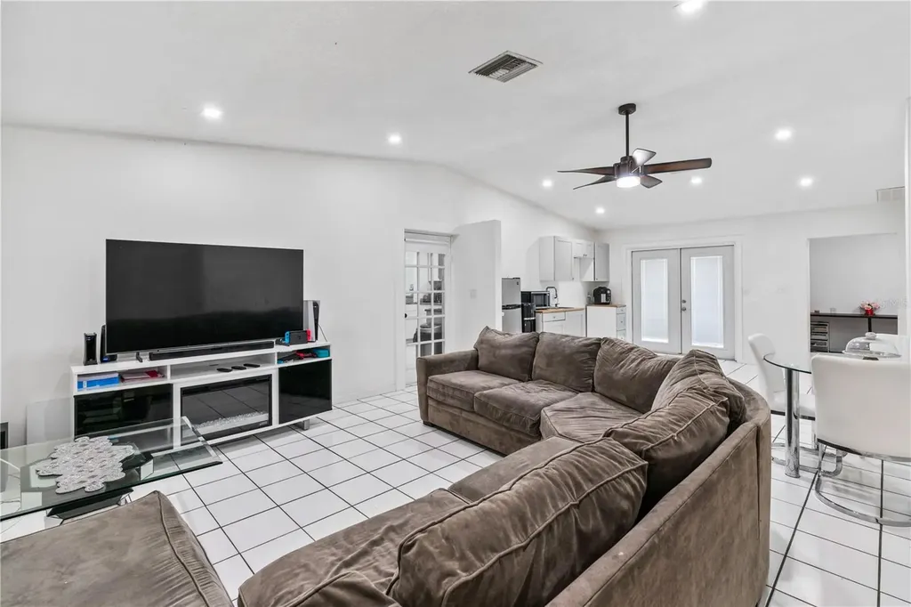 39443 8th Avenue Zephyrhills FL 33542