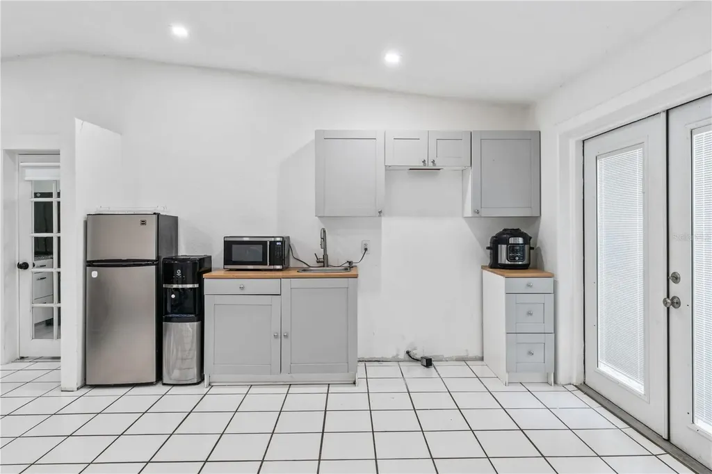39443 8th Avenue Zephyrhills FL 33542