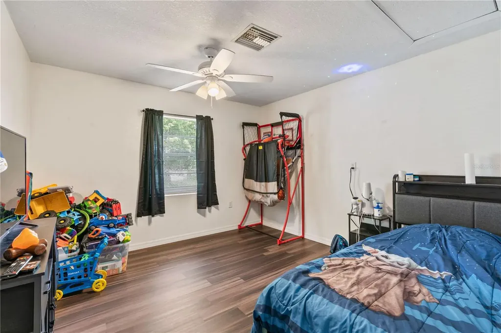 39443 8th Avenue Zephyrhills FL 33542