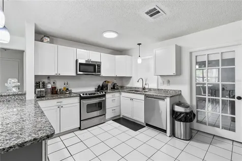 39443 8th Avenue Zephyrhills FL 33542