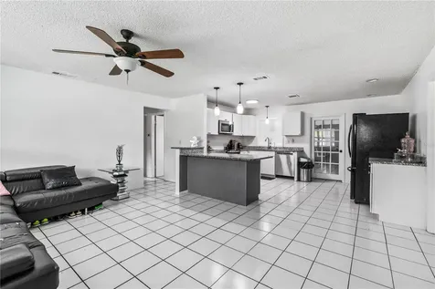39443 8th Avenue Zephyrhills FL 33542