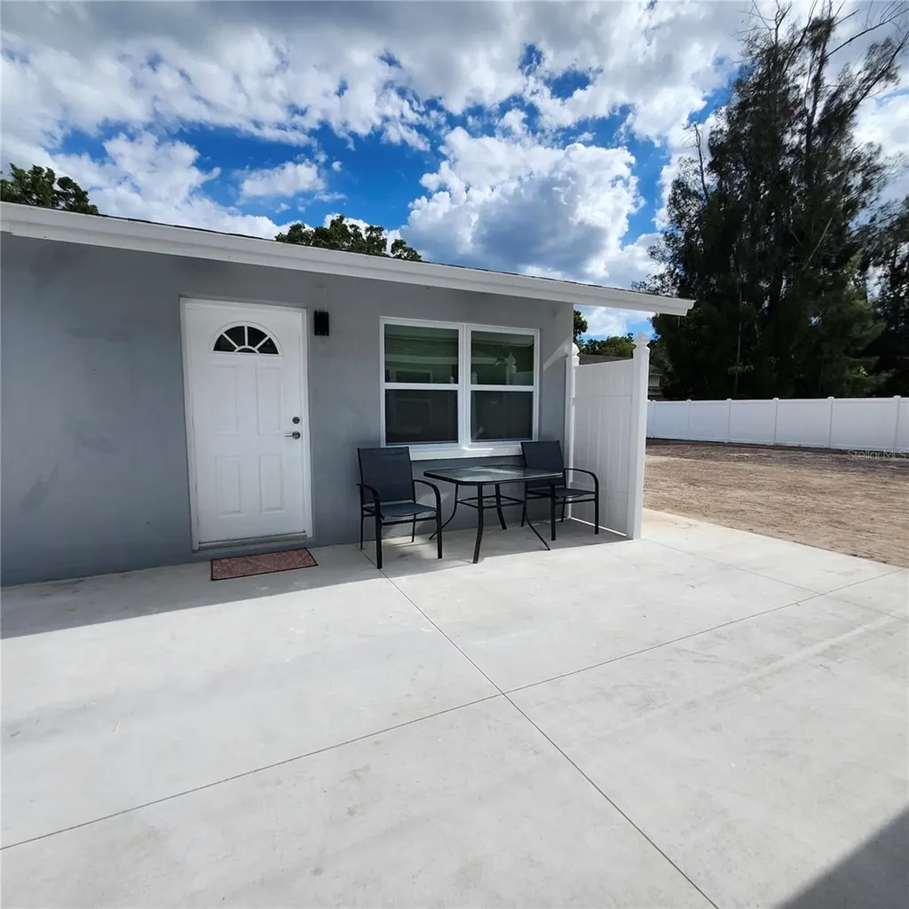 15406 Avalon Avenue Clearwater FL 33760