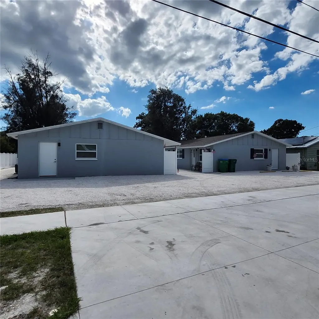15406 Avalon Avenue Clearwater FL 33760