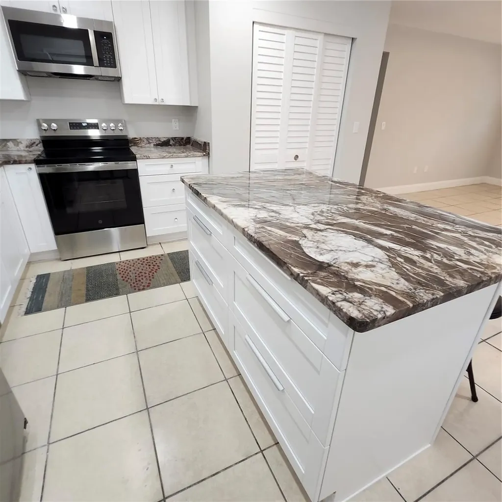 15406 Avalon Avenue Clearwater FL 33760