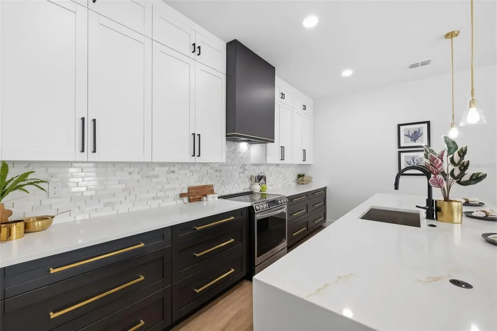 2328 W La Salle Street Tampa FL 33607
