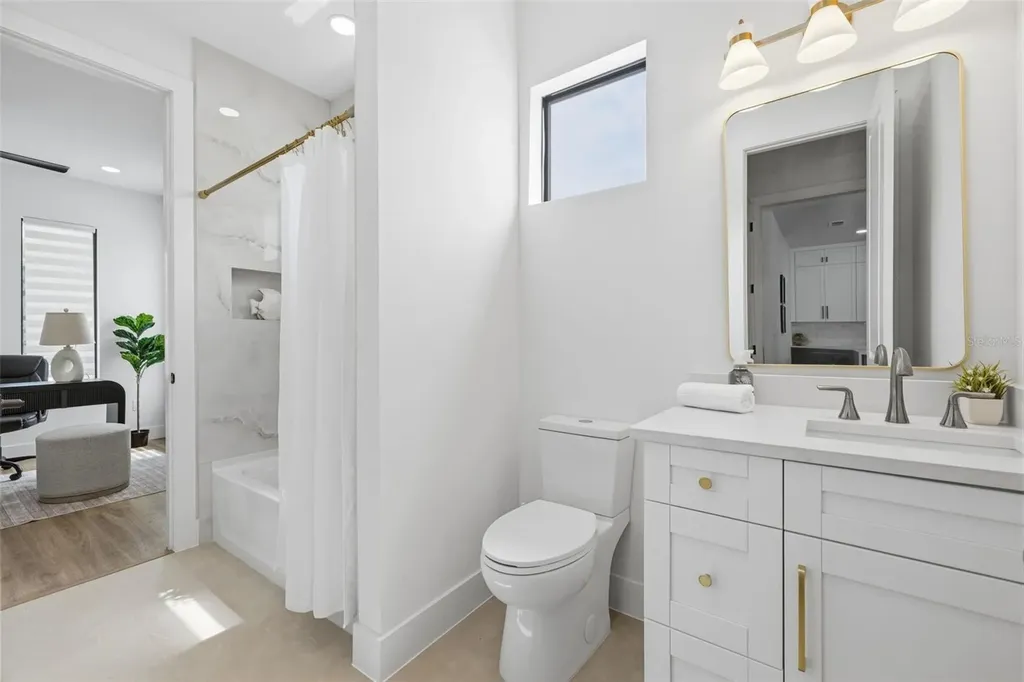 2328 W La Salle Street Tampa FL 33607