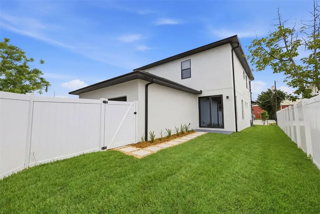 2328 W La Salle Street Tampa FL 33607