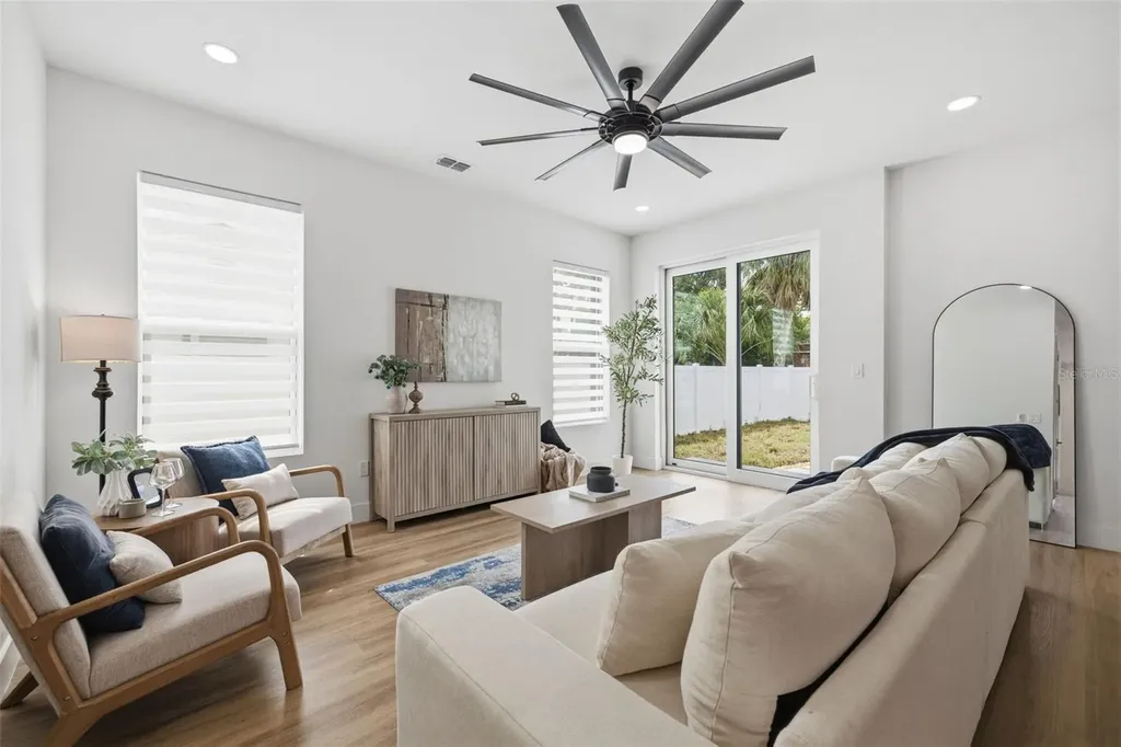 2328 W La Salle Street Tampa FL 33607