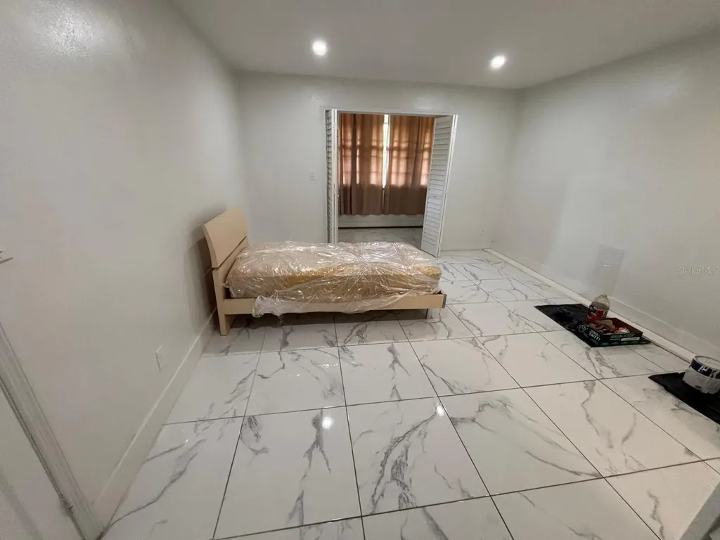1400 NE 191st Street Miami FL 33179