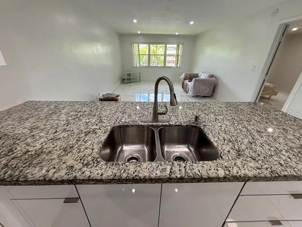 1400 NE 191st Street Miami FL 33179