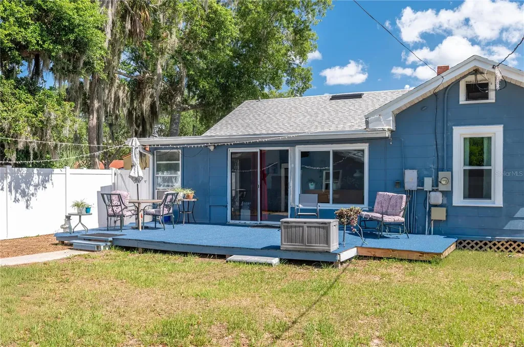 414 E Bullard Avenue Lake Wales FL 33853