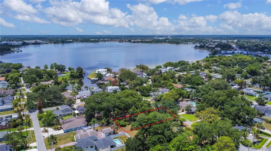 1014 Meadows Avenue Orlando FL 32804
