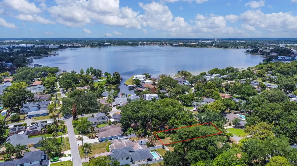 1014 Meadows Avenue Orlando FL 32804