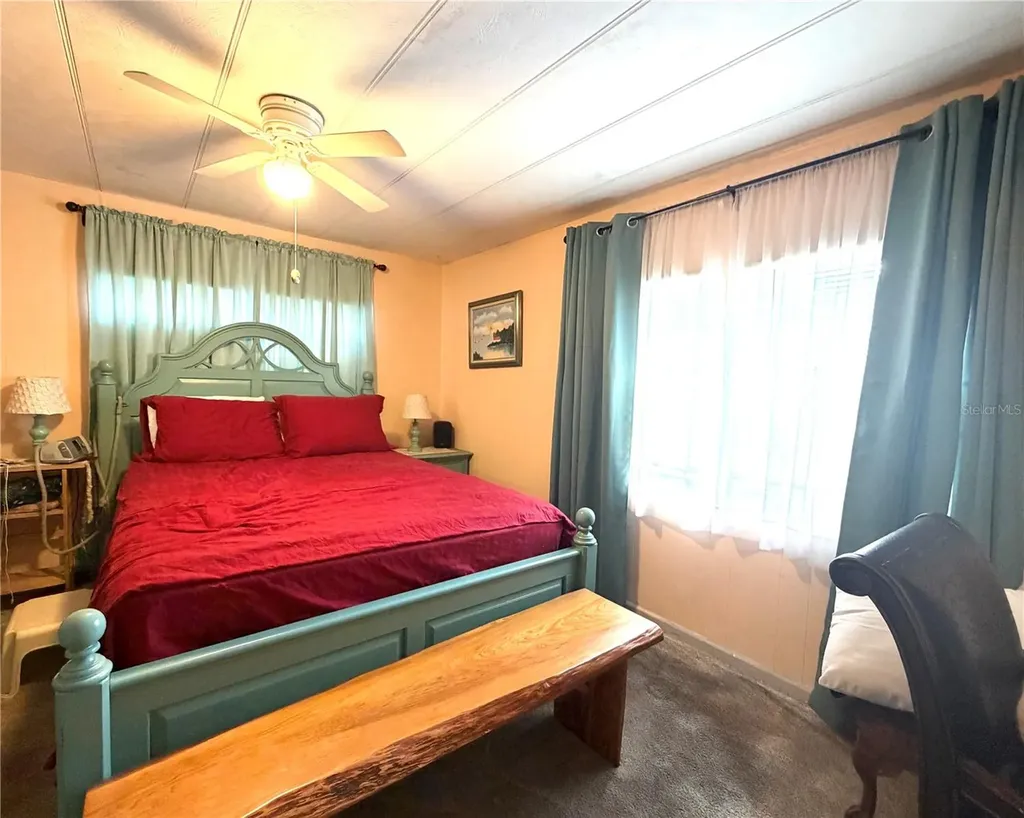 3315 Cr 431n Lake Panasoffkee FL 33538