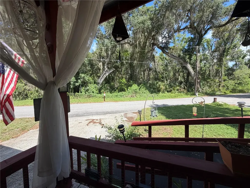 3315 Cr 431n Lake Panasoffkee FL 33538