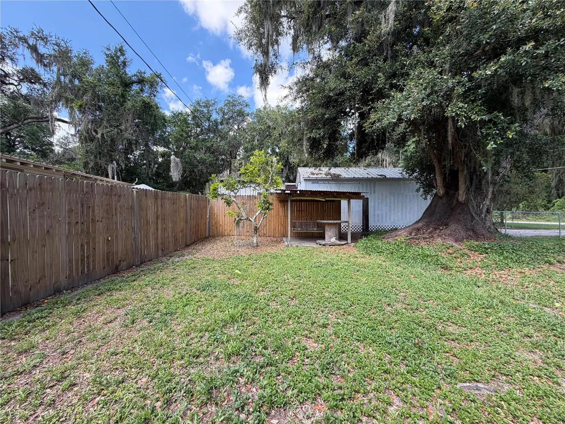 3315 Cr 431n Lake Panasoffkee FL 33538