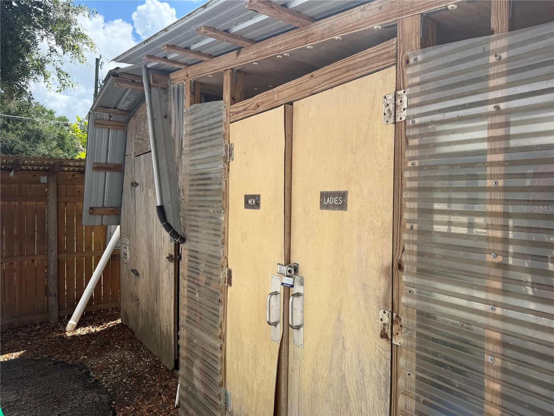 3315 Cr 431n Lake Panasoffkee FL 33538