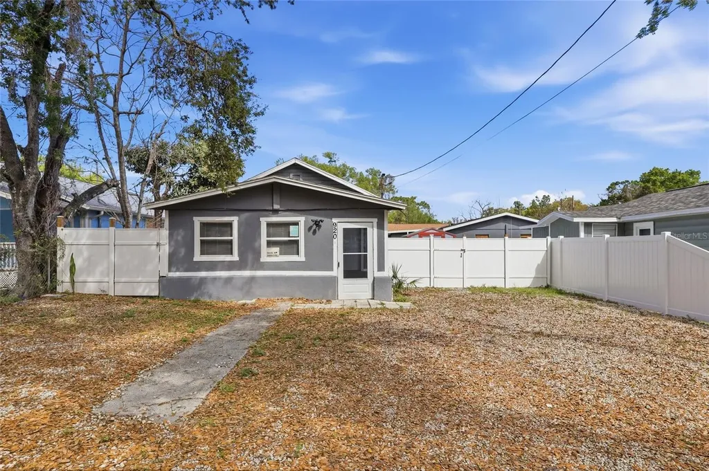 920 E Annie Street Tampa FL 33612