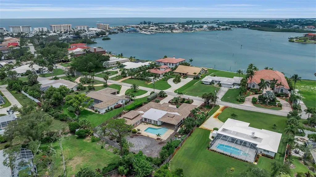 609 Laguna Drive Venice FL 34285