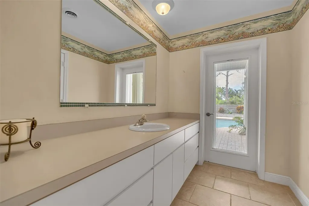 609 Laguna Drive Venice FL 34285