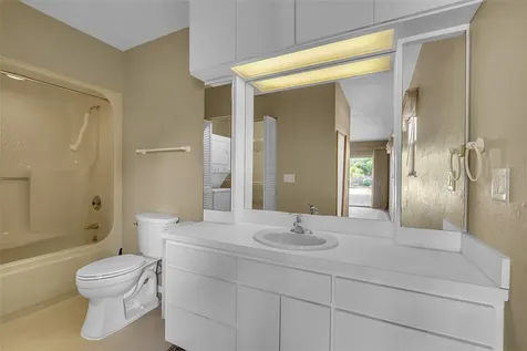 609 Laguna Drive Venice FL 34285