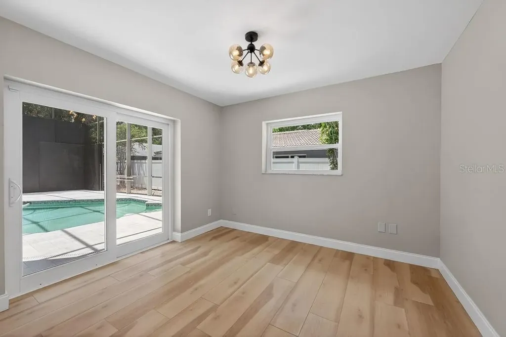 1461 87th Avenue N St Petersburg FL 33702