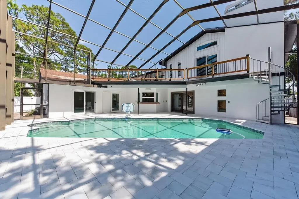 1461 87th Avenue N St Petersburg FL 33702