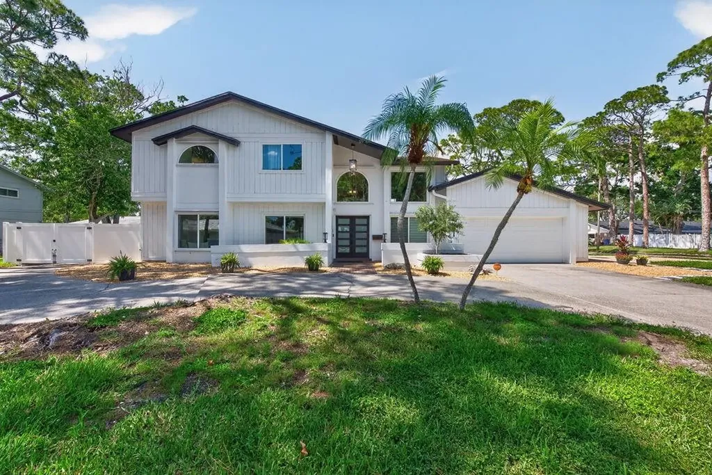 1461 87th Avenue N St Petersburg FL 33702