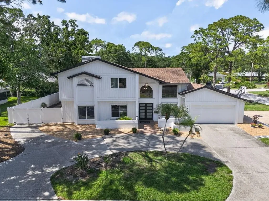 1461 87th Avenue N St Petersburg FL 33702