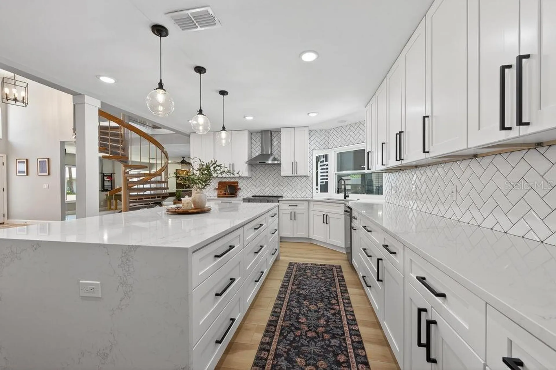 1461 87th Avenue N St Petersburg FL 33702