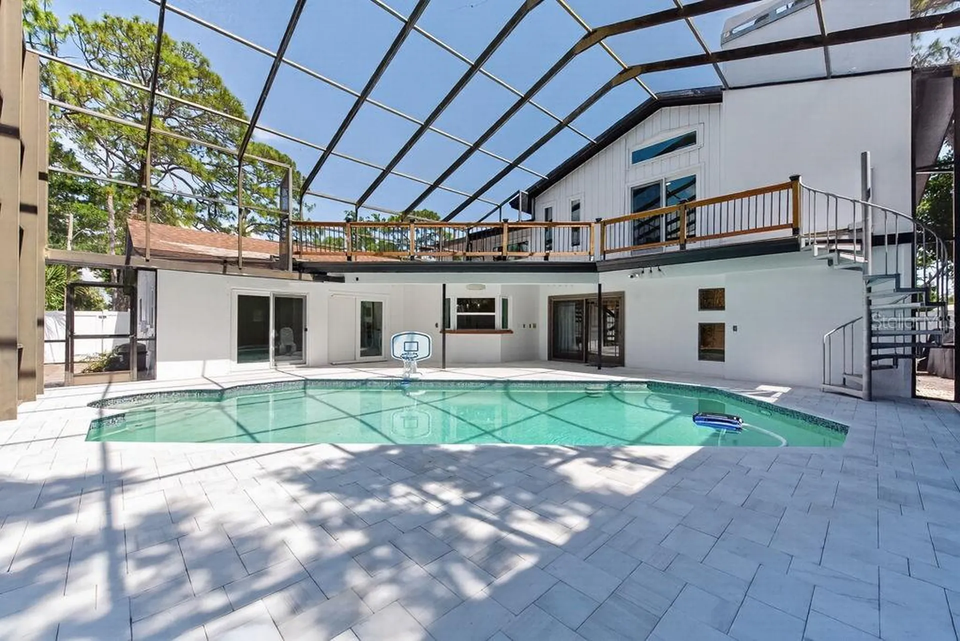 1461 87th Avenue N St Petersburg FL 33702