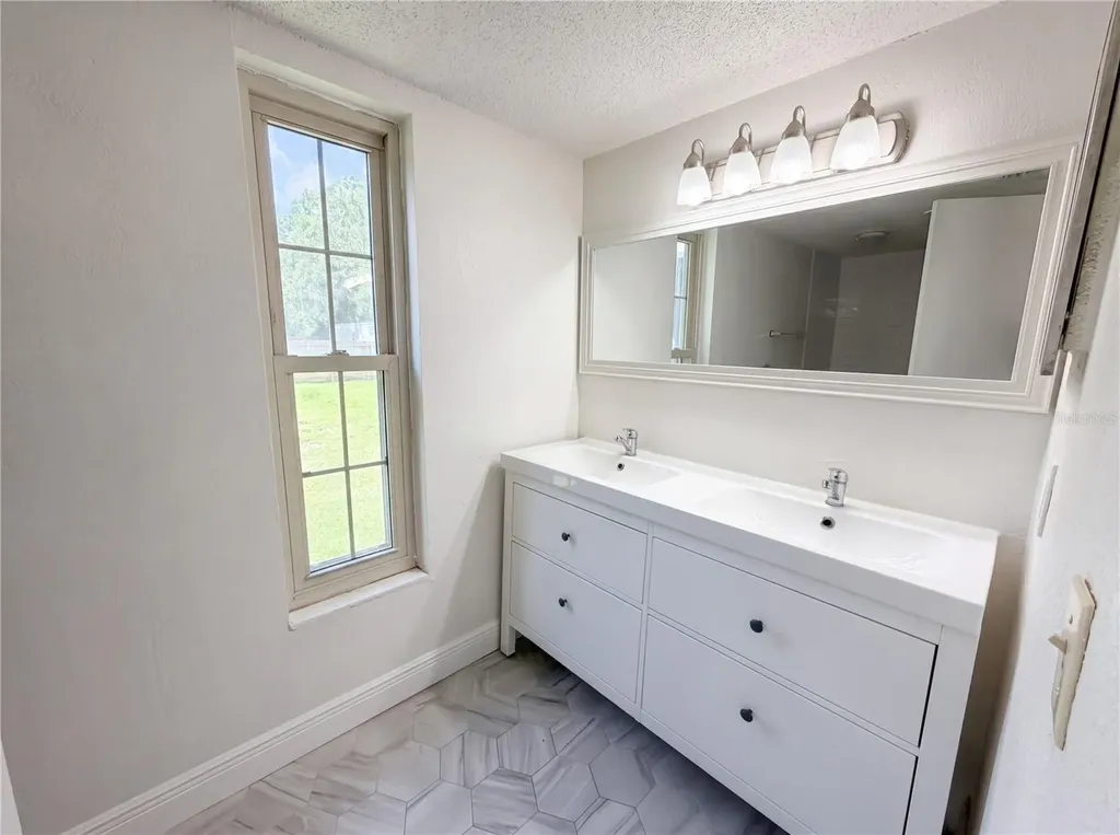 2534 Victarra Circle Lutz FL 33559