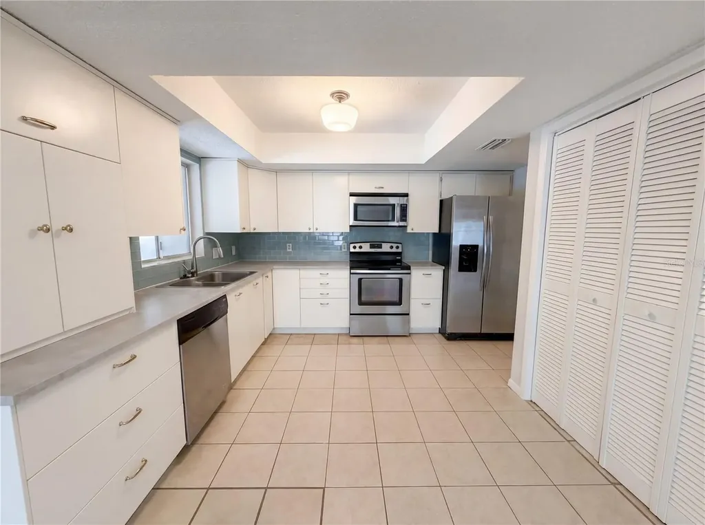 2534 Victarra Circle Lutz FL 33559