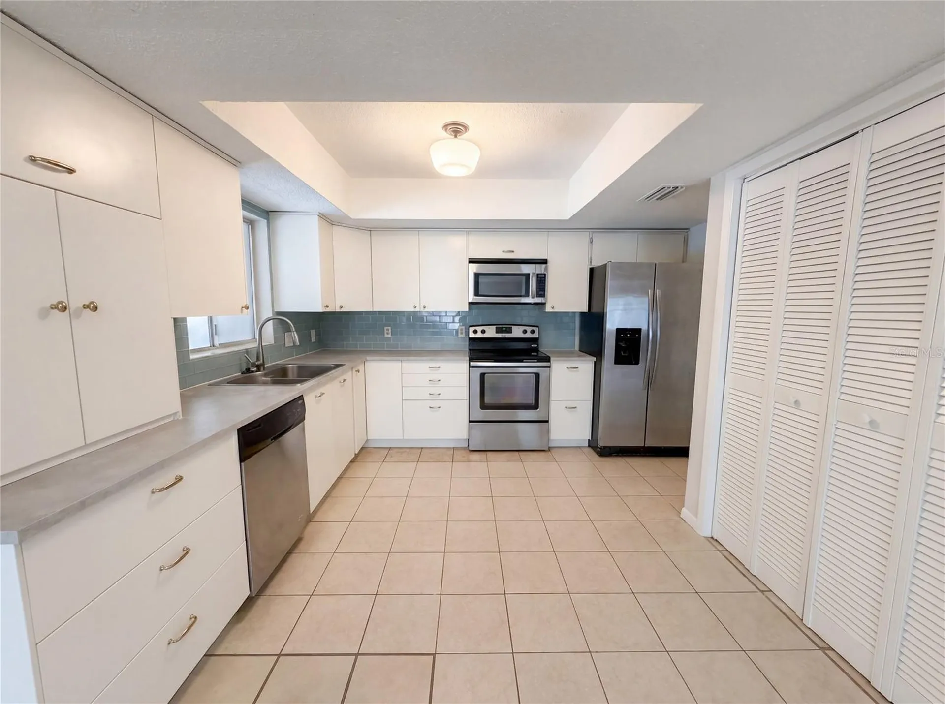 2534 Victarra Circle Lutz FL 33559
