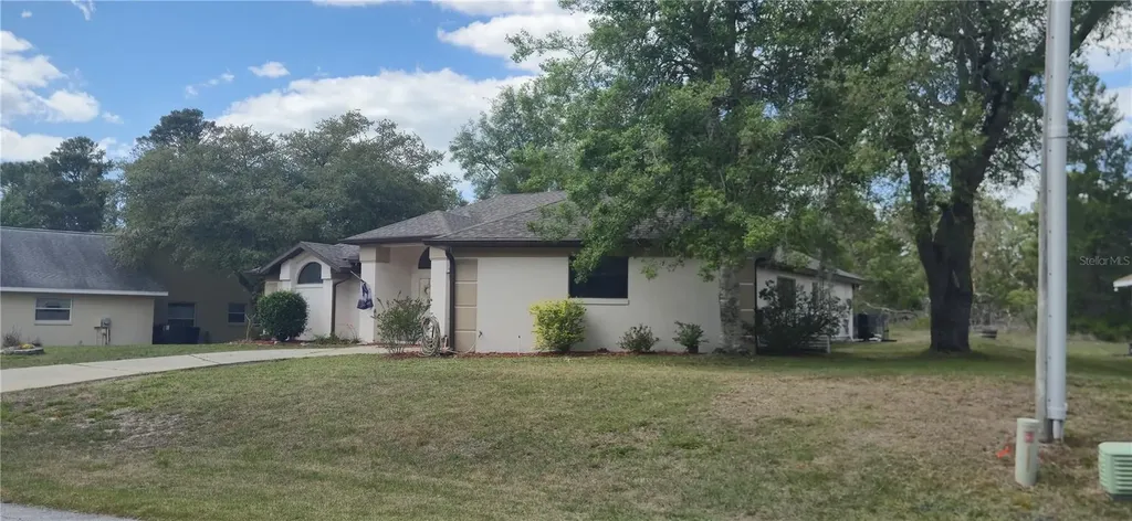 27 Grass Street Homosassa FL 34446
