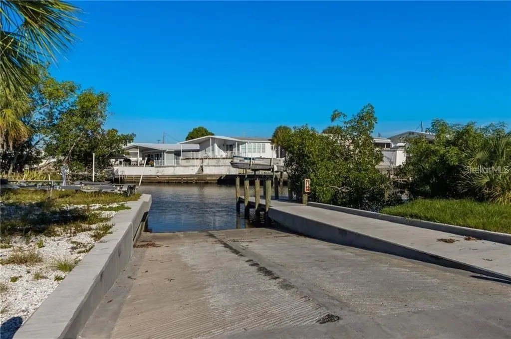 1000 Dartmouth Drive Bradenton FL 34207