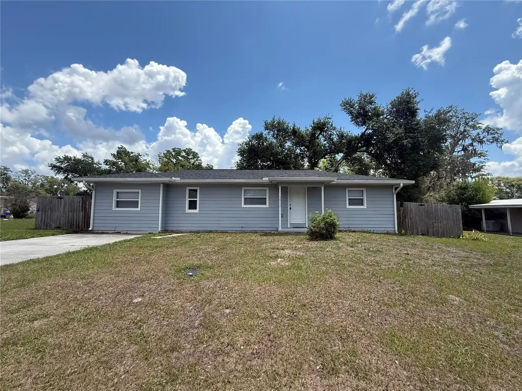 5812 17th Street Zephyrhills FL 33542