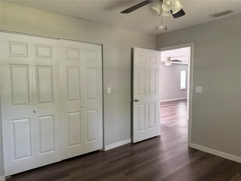 5812 17th Street Zephyrhills FL 33542