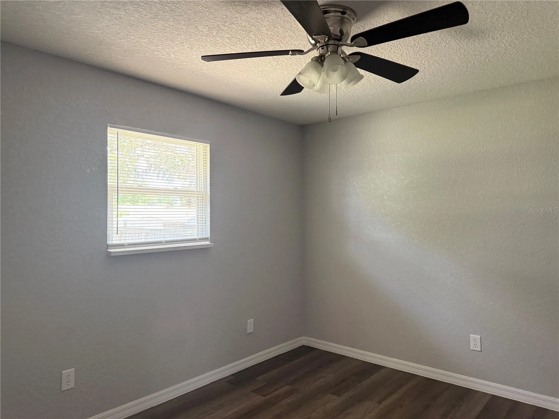 5812 17th Street Zephyrhills FL 33542