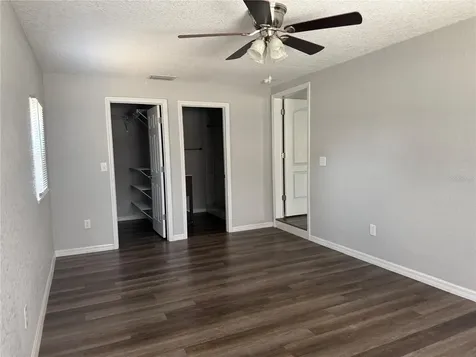 5812 17th Street Zephyrhills FL 33542