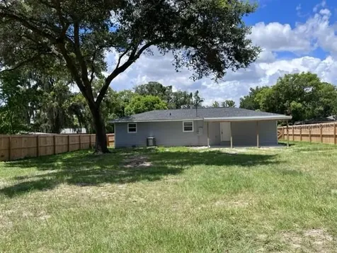 5812 17th Street Zephyrhills FL 33542