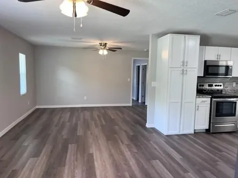 5812 17th Street Zephyrhills FL 33542