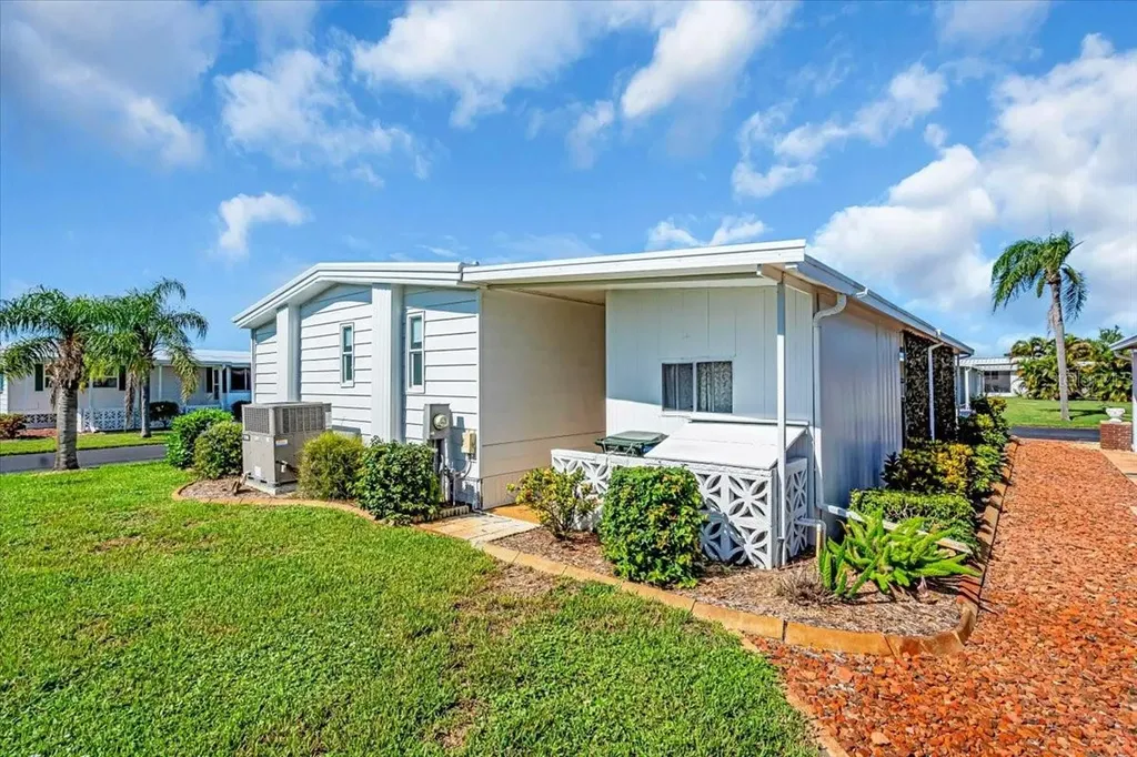 20 N Flora Vista Street Englewood FL 34223