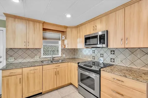 20 N Flora Vista Street Englewood FL 34223