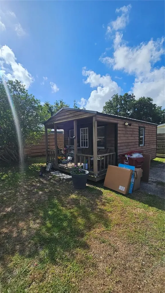 1001 E Gilchrist Street Plant City FL 33563