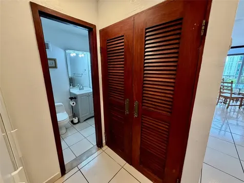 5869 Isla Verde Carolina PR 00979