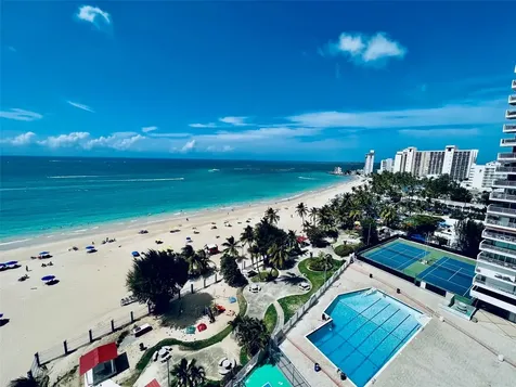 5869 Isla Verde Carolina PR 00979
