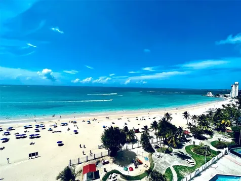 5869 Isla Verde Carolina PR 00979