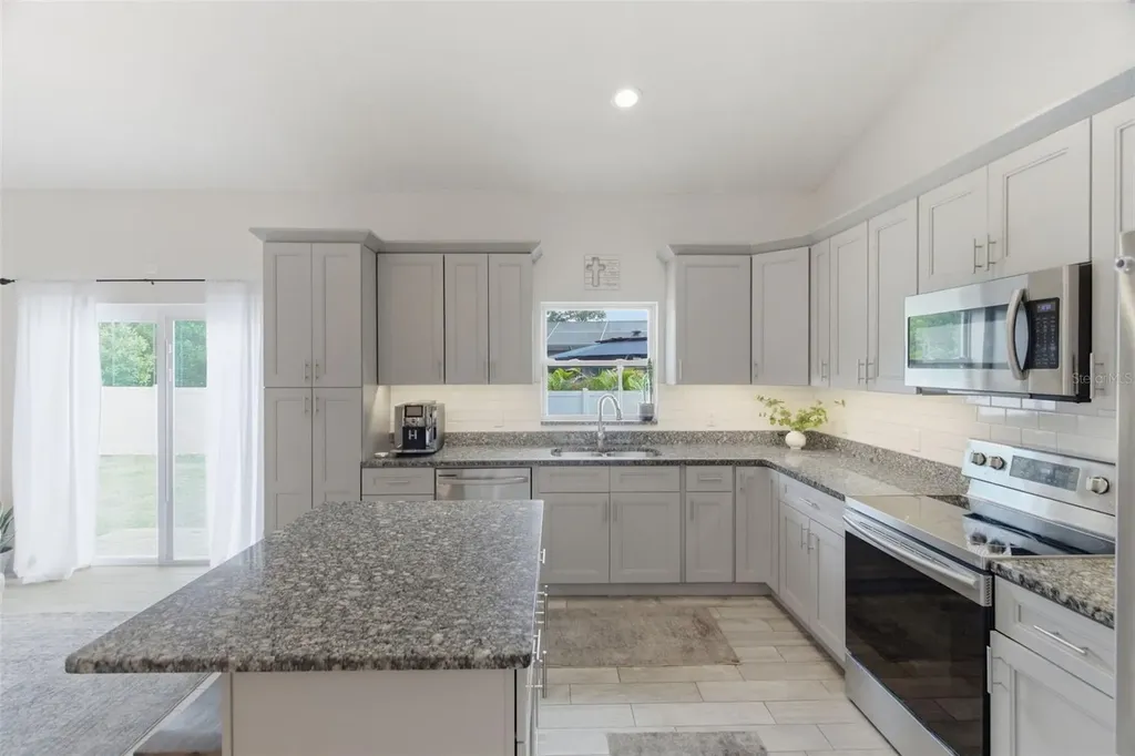 1016 Gulf Road Tarpon Springs FL 34689